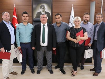 Hatay Büyükşehir Belediyesi Universal Çalışanlarına Plaket Verdi